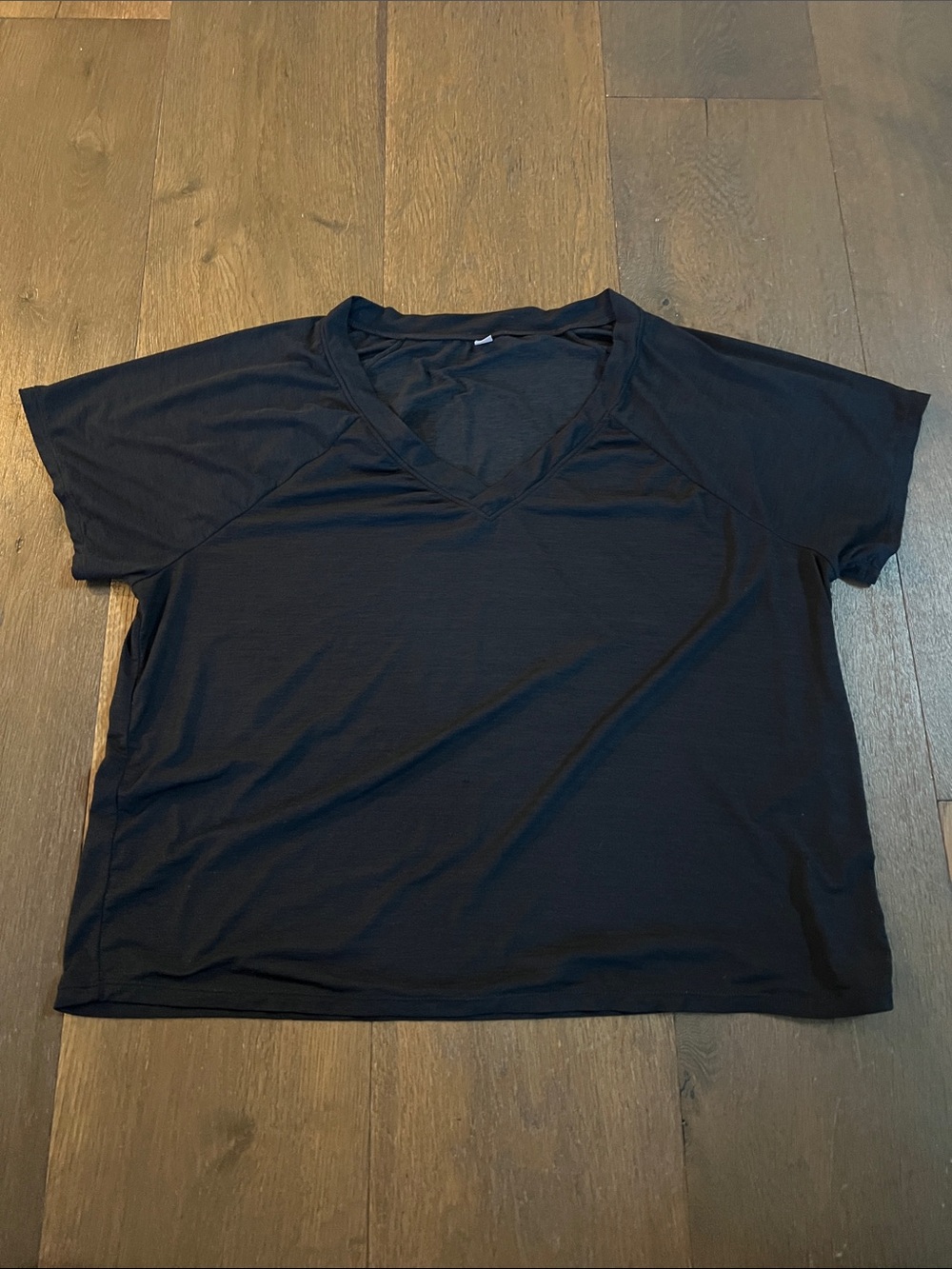 JoyLab Lightweight Loose Fit V Neck Short Sleeve Workout Tee